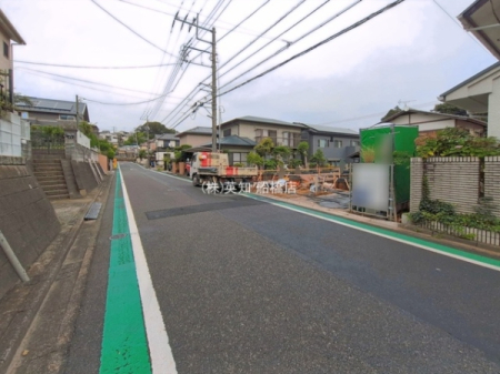 ��t���D���s�ŎR7���ڂ̐V�z��ˌ��Ă̑O�ʓ��H�܂ތ��n�ʐ^