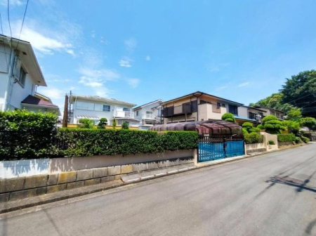 tts΋zq̒ÈˌĂ̑OʓH܂ތnʐ^