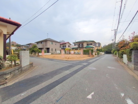 ��t����t�s���l����7���ڂ̓y�n�̑O�ʓ��H�܂ތ��n�ʐ^