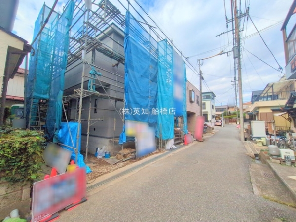 tPJs6ڂ̐VzˌĂ̑OʓH܂ތnʐ^