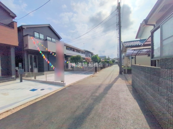 tDs炪u3ڂ̐VzˌĂ̑OʓH܂ތnʐ^