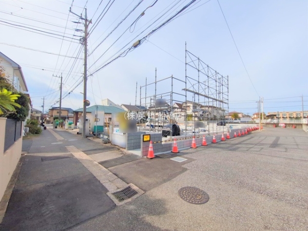 tKusKu5ڂ̐VzˌĂ̑OʓH܂ތnʐ^