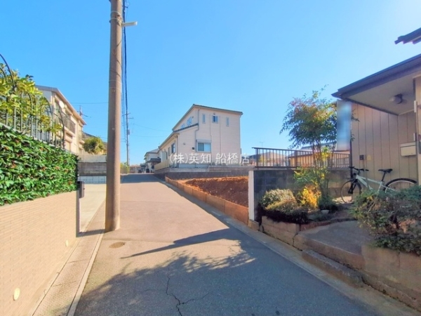 tDsюR2ڂ̓yn̑OʓH܂ތnʐ^