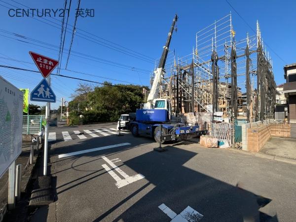 tqsP̐VzˌĂ̑OʓH܂ތnʐ^