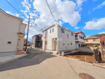 tDsOR9ڂ̐VzˌĂ̑OʓH܂ތnʐ^