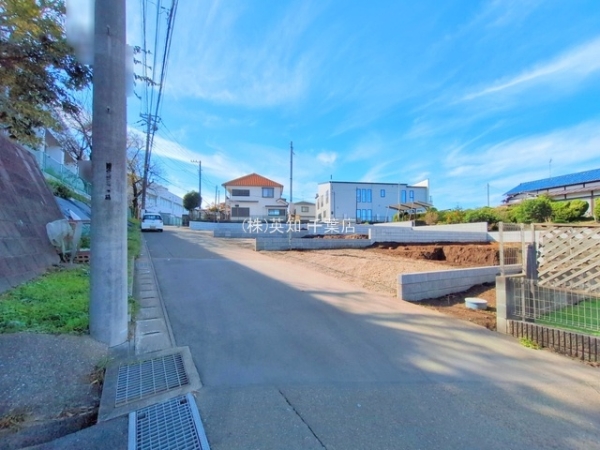 tlXs̐VzˌĂ̑OʓH܂ތnʐ^