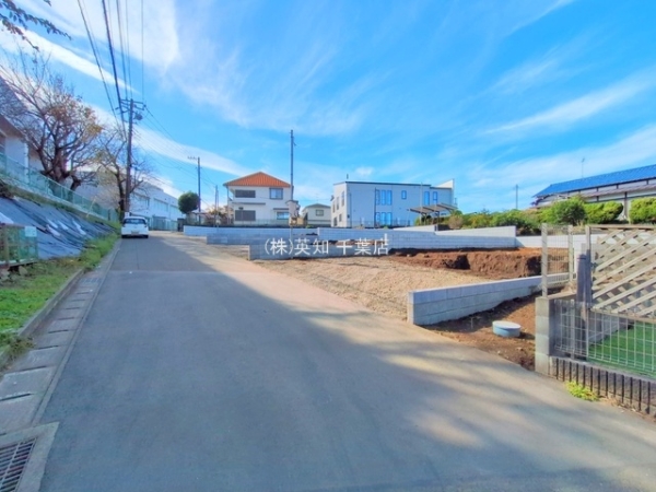 tlXs̐VzˌĂ̑OʓH܂ތnʐ^