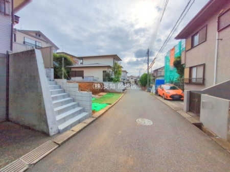 tDsюR3ڂ̐VzˌĂ̑OʓH܂ތnʐ^