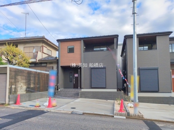 ��t���D���s�K�u���2���ڂ̐V�z��ˌ��Ă̂��̑����n