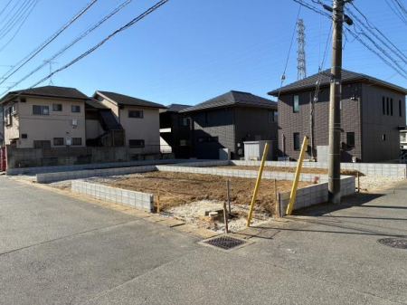 ��t����t�s��t��L��2���ڂ̐V�z��ˌ��Ă̑O�ʓ��H�܂ތ��n�ʐ^