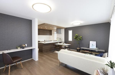 ��t����t�s��t��L��2���ڂ̐V�z��ˌ��Ẵ��r���O