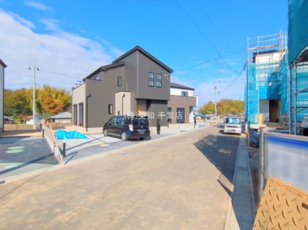 tlXsc̐VzˌĂ̑OʓH܂ތnʐ^