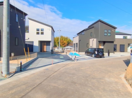 tlXsc̐VzˌĂ̑OʓH܂ތnʐ^