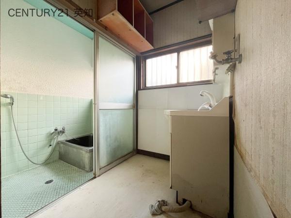 ttst{2ڂ̒ÈˌĂ̐ʑEʏ