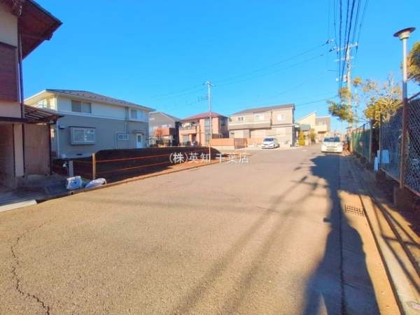 ��t���l�X���s���n�̓y�n�̑O�ʓ��H�܂ތ��n�ʐ^