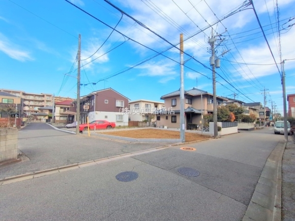 tKusKu6ڂ̐VzˌĂ̑OʓH܂ތnʐ^