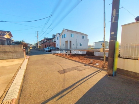 tPJsx5ڂ̐VzˌĂ̑OʓH܂ތnʐ^