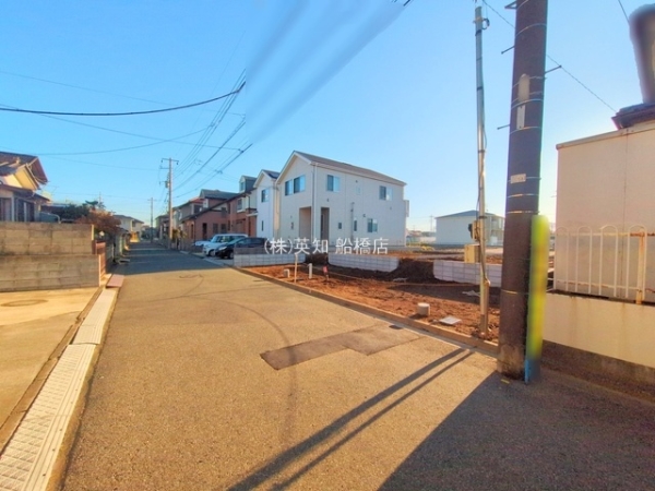 tPJsx5ڂ̐VzˌĂ̑OʓH܂ތnʐ^