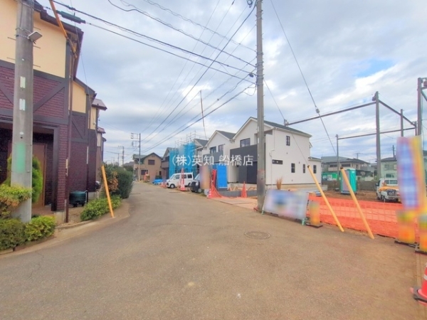 tDsa5ڂ̐VzˌĂ̑OʓH܂ތnʐ^