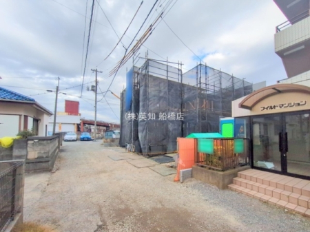 tDsČ3ڂ̐VzˌĂ̑OʓH܂ތnʐ^