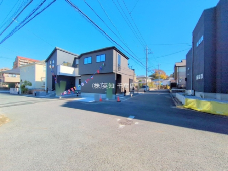 ttsԌ搐3ڂ̐VzˌĂ̑OʓH܂ތnʐ^