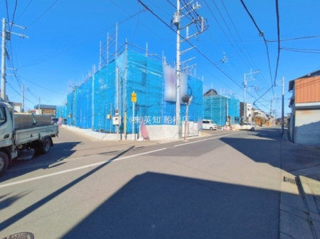 ��t���D���s�����u1���ڂ̐V�z��ˌ��Ă̑O�ʓ��H�܂ތ��n�ʐ^