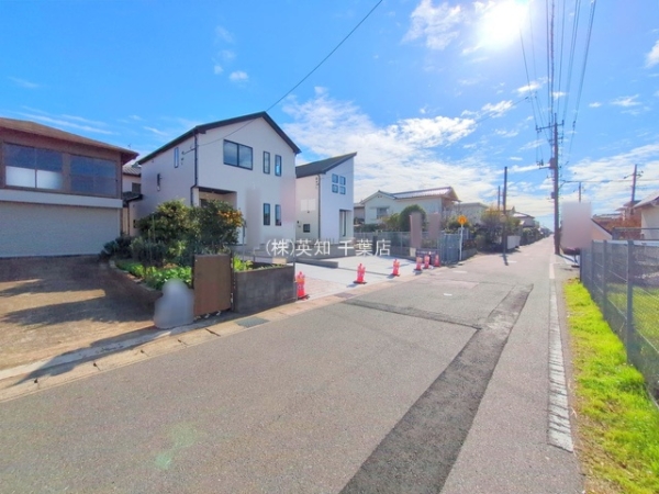 tlXs̐VzˌĂ̑OʓH܂ތnʐ^