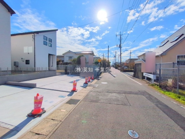 tlXs̐VzˌĂ̑OʓH܂ތnʐ^