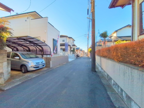 ��t���l�X���s�������u2���ڂ̐V�z��ˌ��Ă̑O�ʓ��H�܂ތ��n�ʐ^