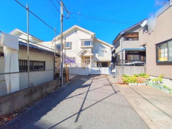 ��t����t�s�Ԍ����{��ؑ�4���ڂ̒��È�ˌ��Ă̑O�ʓ��H�܂ތ��n�ʐ^