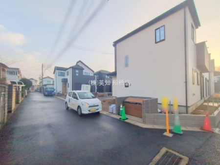 ��t�����P�J�s�ێR1���ڂ̐V�z��ˌ��Ă̑O�ʓ��H�܂ތ��n�ʐ^