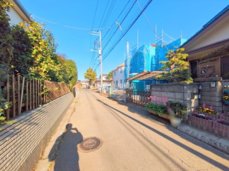 ��t���D���s��a��3���ڂ̐V�z��ˌ��Ă̑O�ʓ��H�܂ތ��n�ʐ^