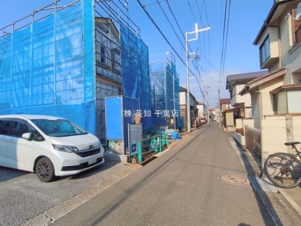 ��t�������s�����䓌6���ڂ̐V�z��ˌ��Ă̑O�ʓ��H�܂ތ��n�ʐ^