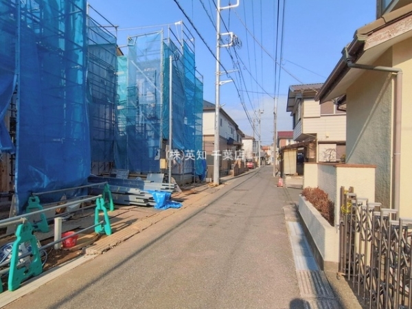 ��t�������s�����䓌6���ڂ̐V�z��ˌ��Ă̑O�ʓ��H�܂ތ��n�ʐ^