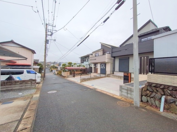 ��t����t�s������s��5���ڂ̐V�z��ˌ��Ă̑O�ʓ��H�܂ތ��n�ʐ^