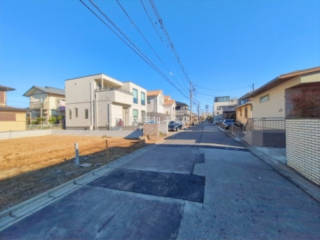 ��t����t�s���l�捂�l5���ڂ̐V�z��ˌ��Ă̑O�ʓ��H�܂ތ��n�ʐ^