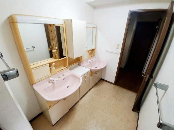 ��t����t�s��t����䐼1���ڂ̒��È�ˌ��Ă̐��ʑ�E���ʏ�