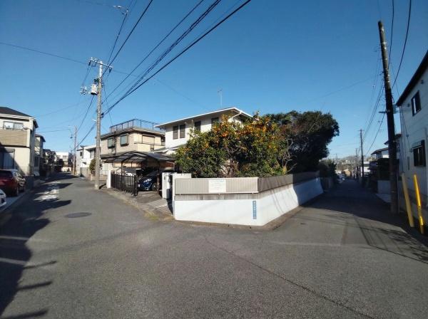 ��t����t�s��t����䐼1���ڂ̒��È�ˌ��Ă̑O�ʓ��H�܂ތ��n�ʐ^