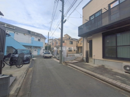 ��t���D���s�{�{4���ڂ̐V�z��ˌ��Ă̑O�ʓ��H�܂ތ��n�ʐ^