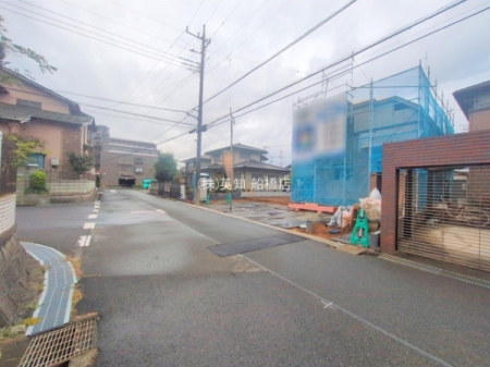 ��t���D���s�������̐V�z��ˌ��Ă̑O�ʓ��H�܂ތ��n�ʐ^