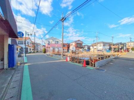 ��t����t�s�����攒��2���ڂ̐V�z��ˌ��Ă̑O�ʓ��H�܂ތ��n�ʐ^