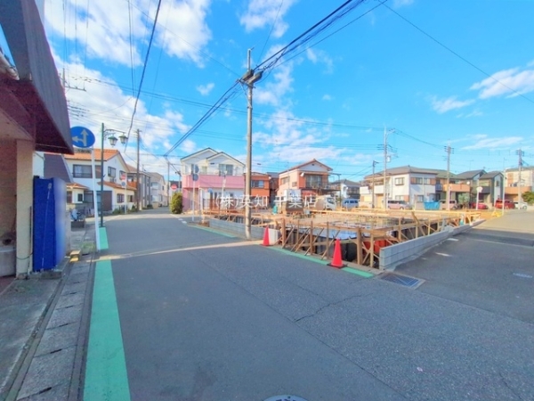 ��t����t�s�����攒��2���ڂ̐V�z��ˌ��Ă̑O�ʓ��H�܂ތ��n�ʐ^