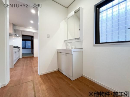 ��t����t�s�΋捂�Ì˒� 2-130�̒��È�ˌ��Ă̐��ʑ�E���ʏ�