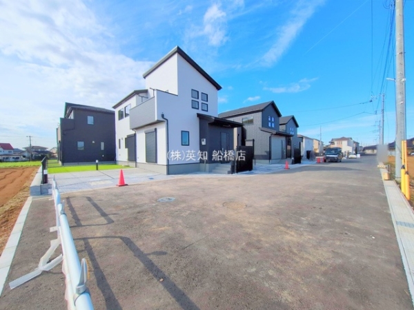 ��t���D���s�O��7���ڂ̐V�z��ˌ��Ă̑O�ʓ��H�܂ތ��n�ʐ^