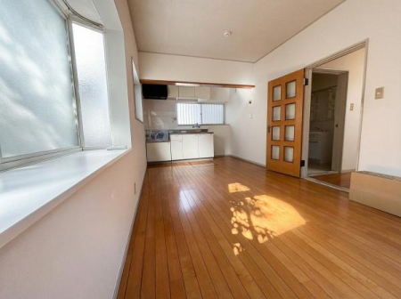 ��t����t�s��t��݂��4���ڂ̒��È�ˌ��Ẵ��r���O