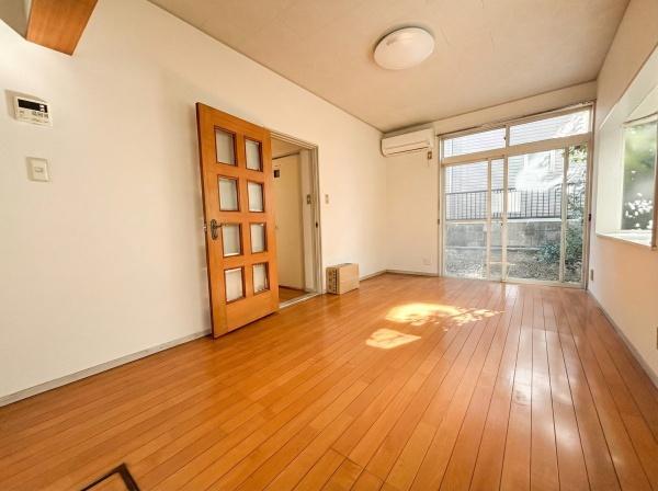 ��t����t�s��t��݂��4���ڂ̒��È�ˌ��Ẵ��r���O