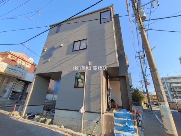 ��t���D���s�{�{8���ڂ̐V�z��ˌ��Ă̌��n�O�ώʐ^