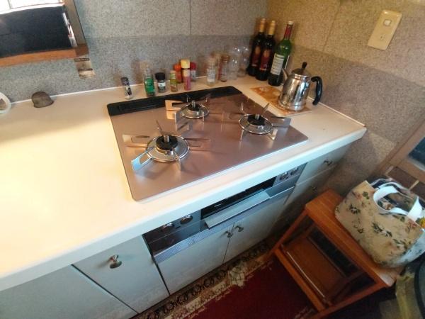 ��t�������s�Ɠ��̒��È�ˌ��ẴL�b�`��