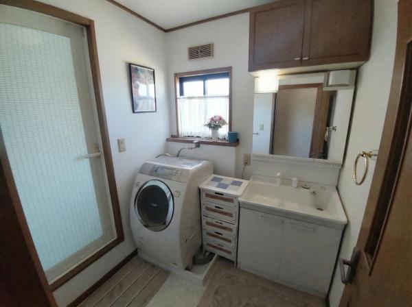 ��t�������s�Ɠ��̒��È�ˌ��Ă̐��ʑ�E���ʏ�