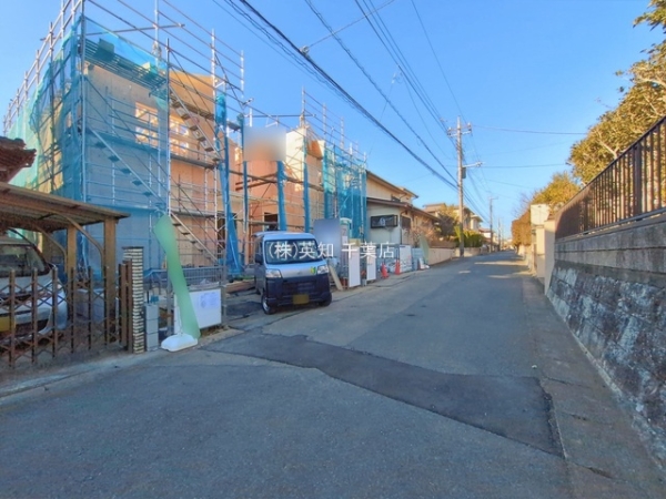 ��t���l�X���s���n�̐V�z��ˌ��Ă̑O�ʓ��H�܂ތ��n�ʐ^